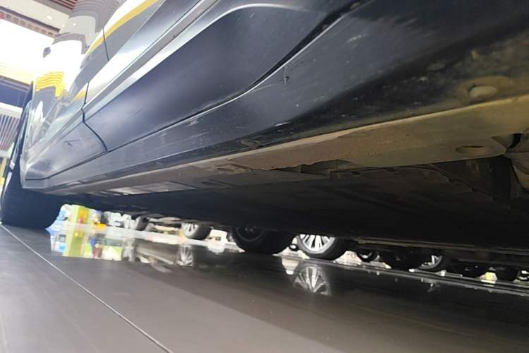 Used Nio ES6 2023 75 kWh Left Side Sill