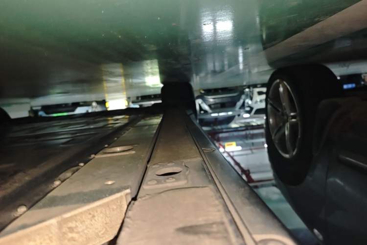 Used Nio ES6 2023 75 kWh Left Side Sill