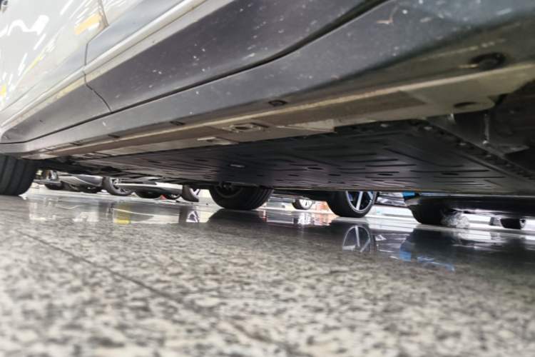 Used Nio ES6 2023 75 kWh Left Side Sill