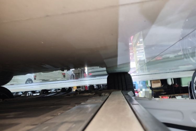 Used Nio ES6 2023 75 kWh Left Side Sill