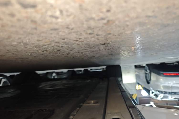Used Nio ES6 2023 75 kWh Left Side Sill