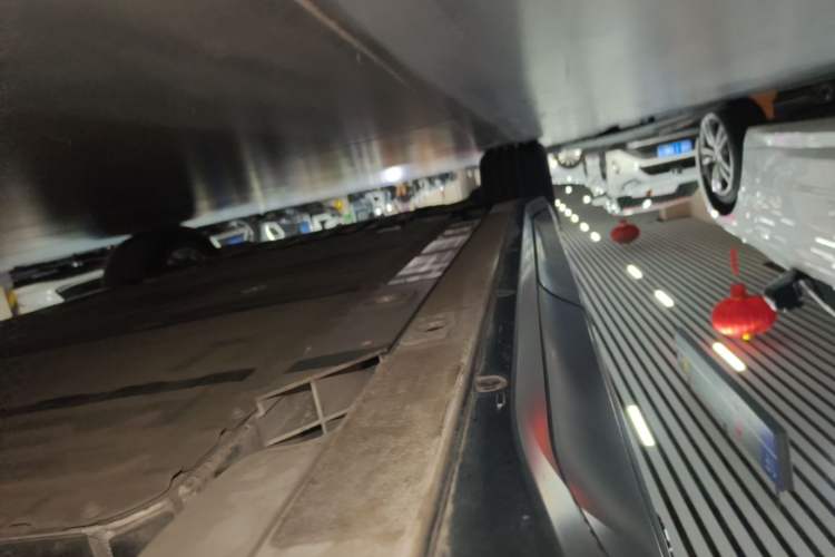 Used Nio ES6 2023 75 kWh Left Side Sill