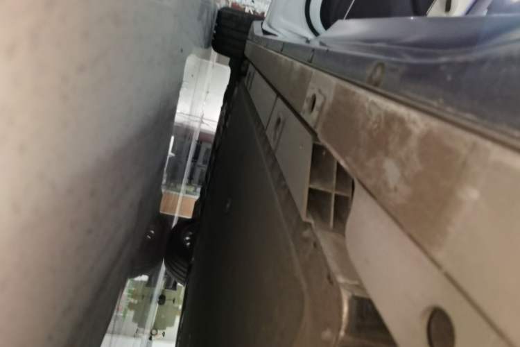Used Nio ES6 2023 75 kWh Left Side Sill