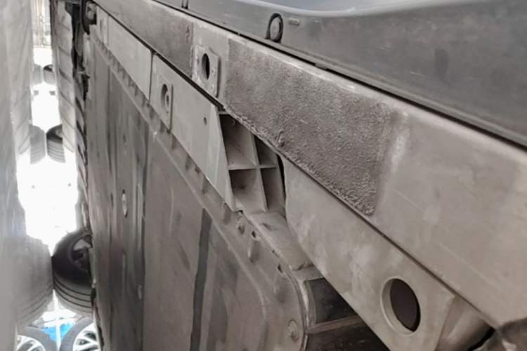 Used Nio ES6 2023 75 kWh Left Side Sill