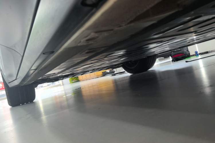 Used Nio ES6 2023 75 kWh Left Side Sill