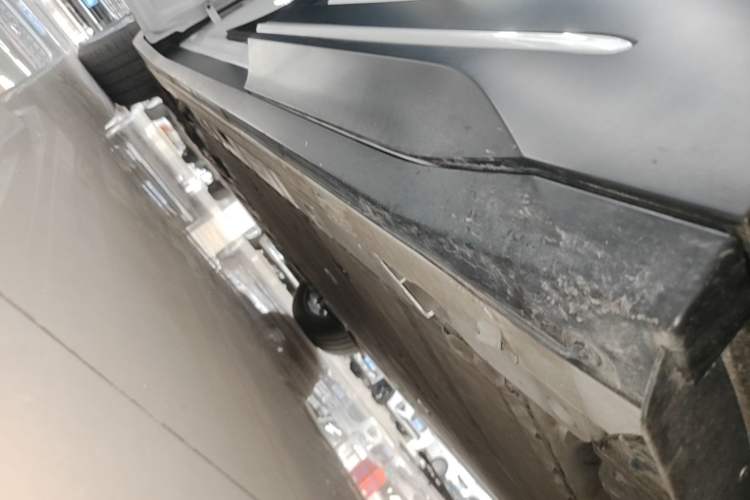 Used Nio ES6 2023 100kWh Left Side Sill