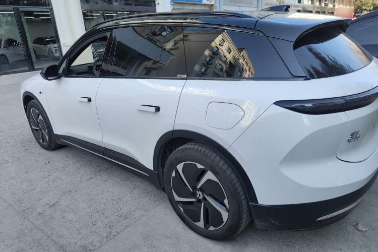 Used Nio ES6 2023 75 kWh Left Side