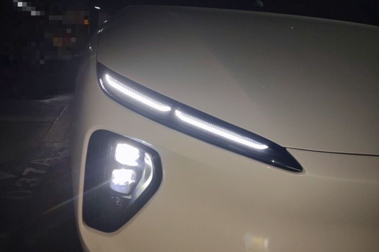 Used Nio ES6 2023 75 kWh Right Front Headlight