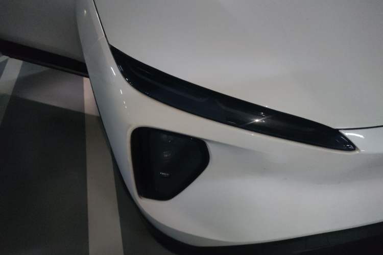 Used Nio ES6 2023 75 kWh Right Front Headlight