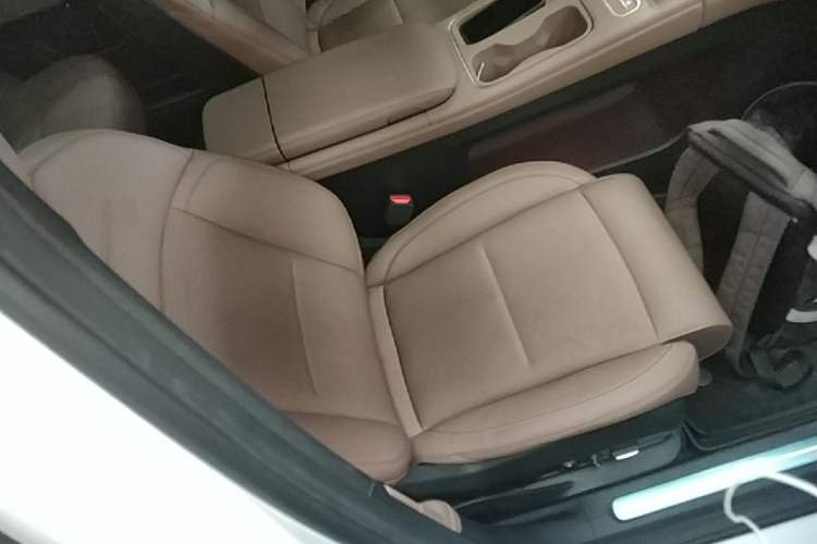 Used Nio ES6 2023 75 kWh Right Front Seat