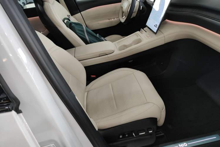 Used Nio ES6 2023 75 kWh Right Front Seat