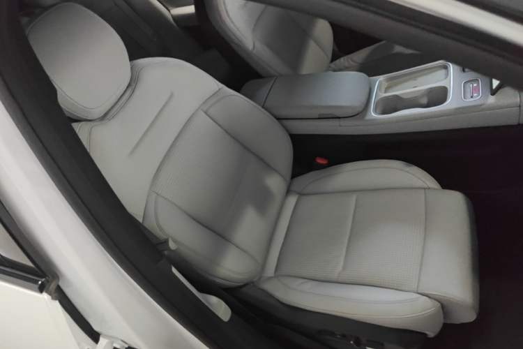 Used Nio ES6 2023 75 kWh Right Front Seat