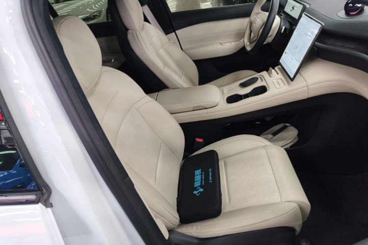 Used Nio ES6 2023 75 kWh Right Front Seat
