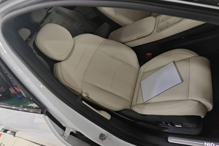 Used Nio ES6 2023 75 kWh Right Front Seat