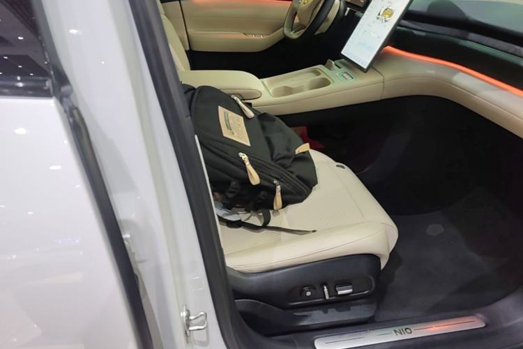 Used Nio ES6 2023 75 kWh Right Front Seat