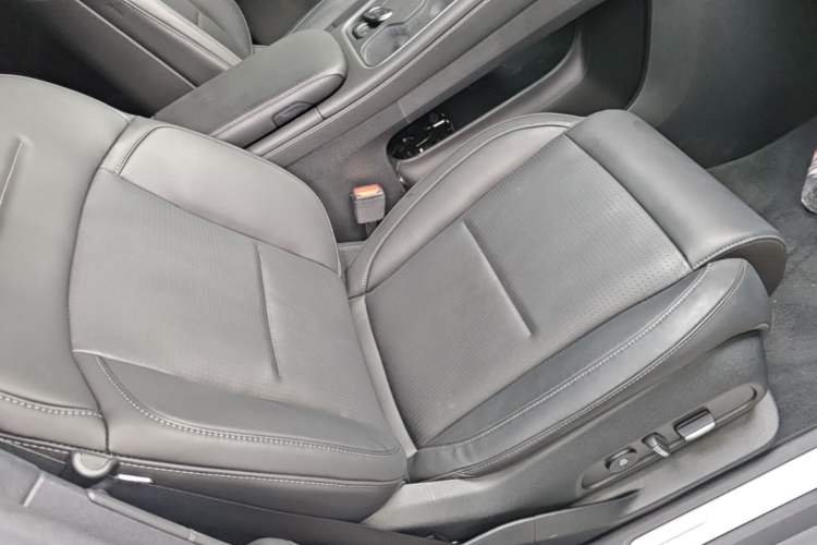 Used Nio ES6 2023 100kWh Right Front Seat