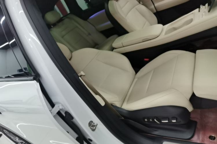 Used Nio ES6 2023 75 kWh Right Front Seat