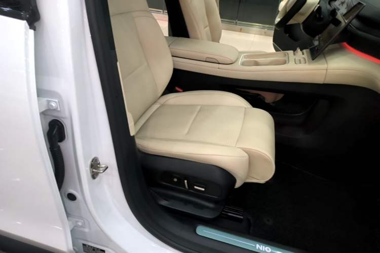 Used Nio ES6 2023 75 kWh Right Front Seat