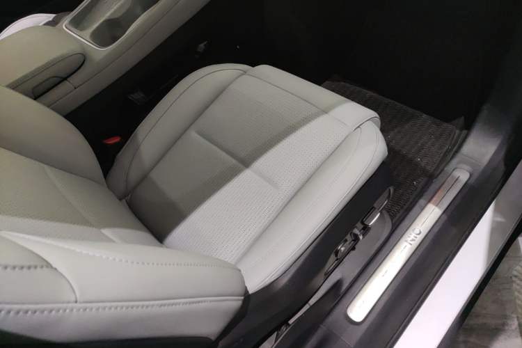 Used Nio ES6 2023 75 kWh Right Front Seat