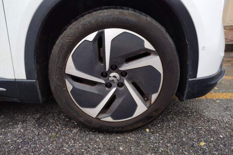 Used Nio ES6 2023 75 kWh Right Front Wheel Hub