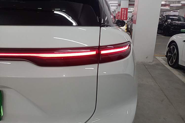 Used Nio ES6 2023 75 kWh Right Rear Taillight