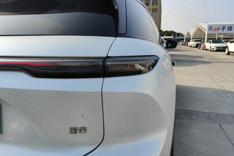 Used Nio ES6 2023 75 kWh Right Rear Taillight