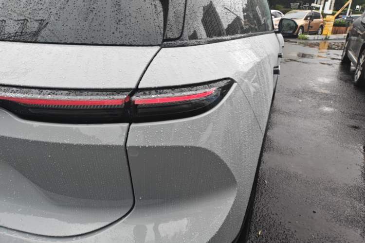Used Nio ES6 2023 75 kWh Right Rear Taillight