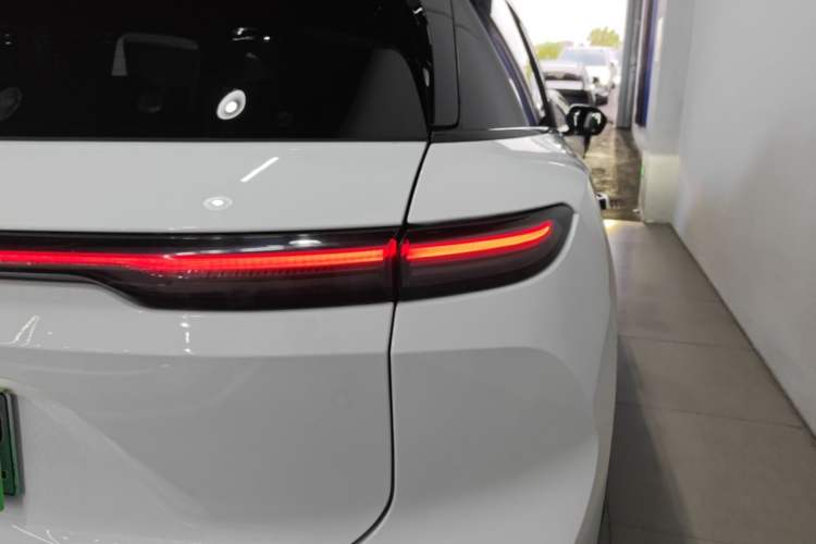 Used Nio ES6 2023 75 kWh Right Rear Taillight
