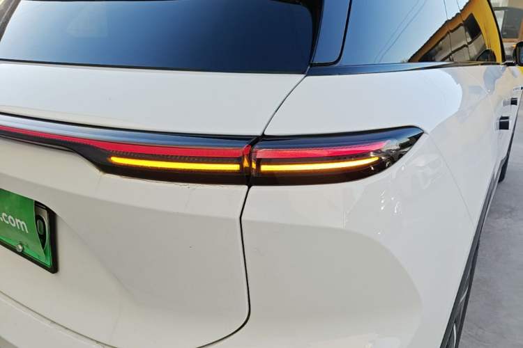 Used Nio ES6 2023 75 kWh Right Rear Taillight