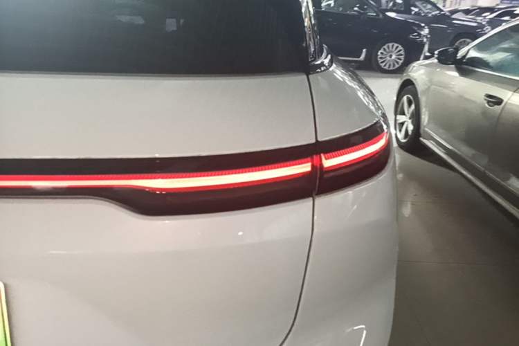 Used Nio ES6 2023 75 kWh Right Rear Taillight