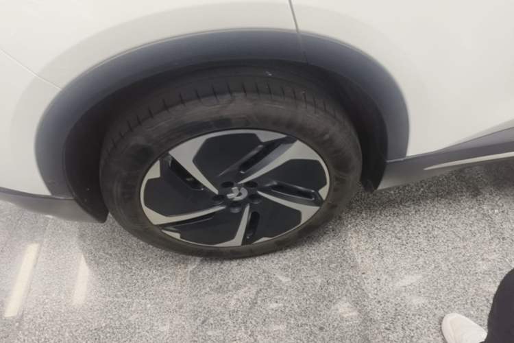Used Nio ES6 2023 75 kWh Right Rear Wheel Hub