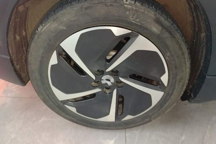 Used Nio ES6 2023 75 kWh Right Rear Wheel Hub