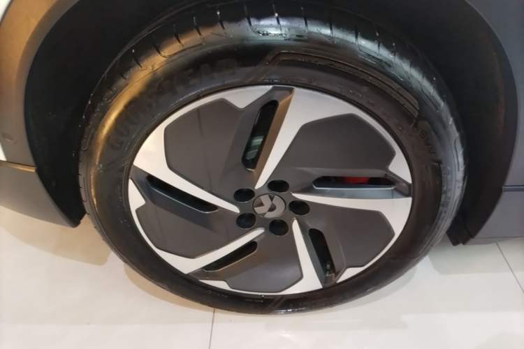 Used Nio ES6 2023 75 kWh Right Rear Wheel Hub