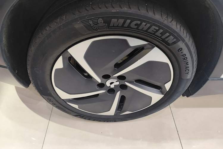 Used Nio ES6 2023 75 kWh Right Rear Wheel Hub