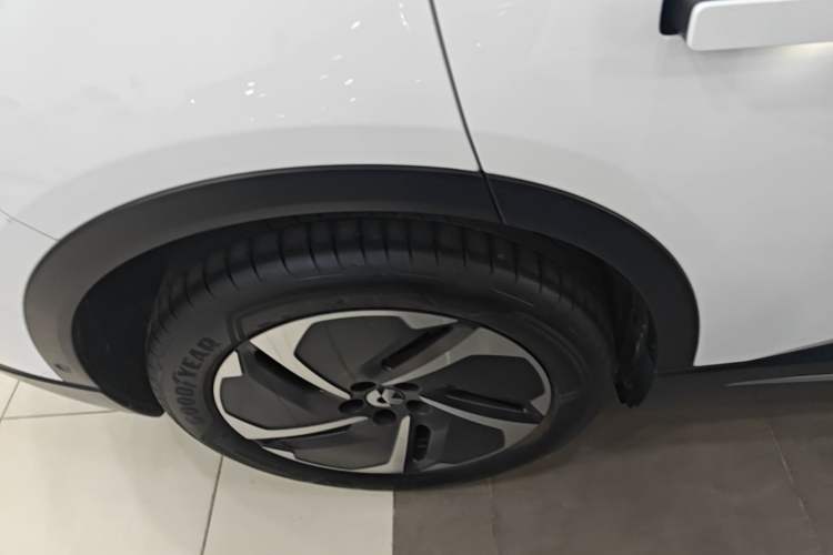 Used Nio ES6 2023 75 kWh Right Rear Wheel Hub