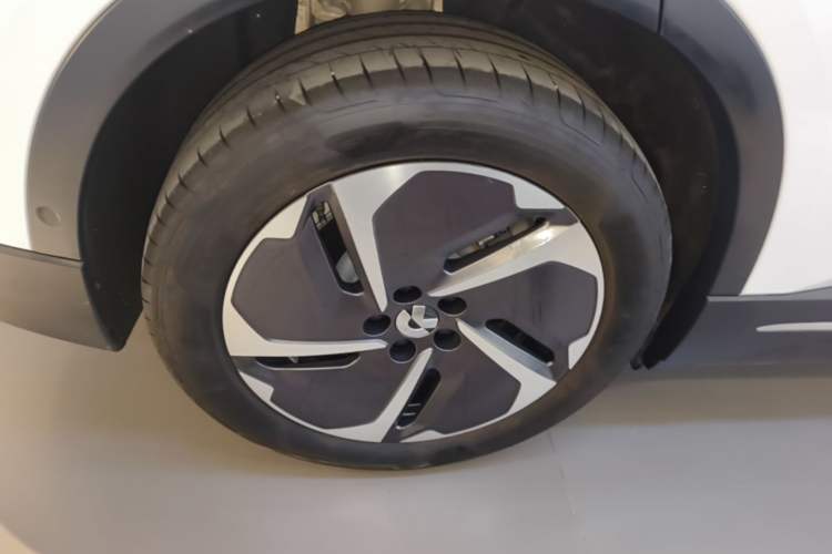 Used Nio ES6 2023 75 kWh Right Rear Wheel Hub