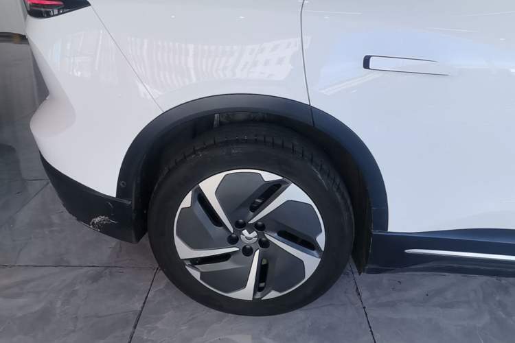 Used Nio ES6 2023 75 kWh Right Rear Wheel Hub