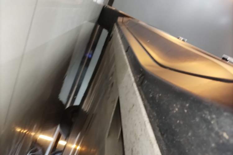 Used Nio ES6 2023 75 kWh Right Side Sill