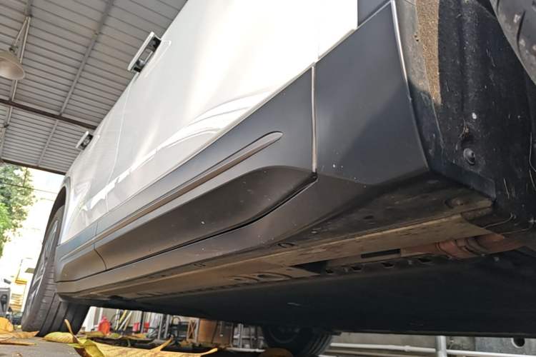 Used Nio ES6 2023 100kWh Right Side Sill