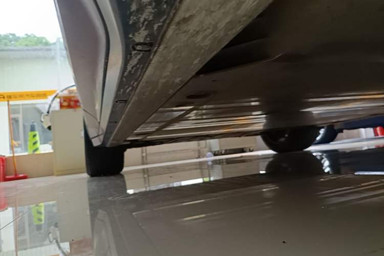 Used Nio ES6 2023 75 kWh Right Side Sill