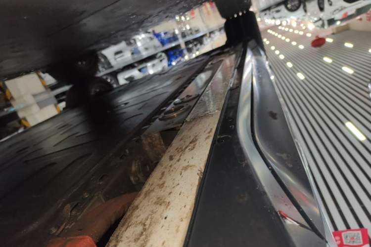 Used Nio ES6 2023 100kWh Right Side Sill