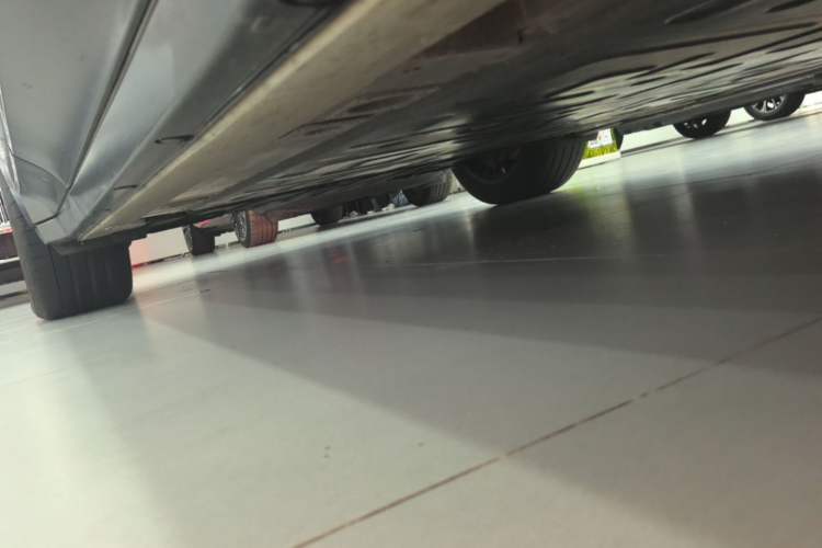 Used Nio ES6 2023 75 kWh Right Side Sill