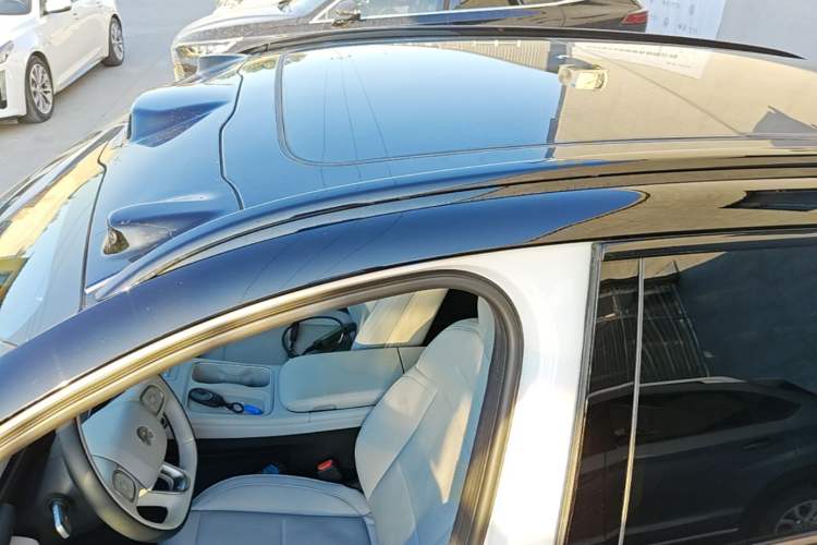 Used Nio ES6 2023 75 kWh Roof