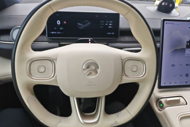Used Nio ES6 2023 75 kWh Steering Wheel