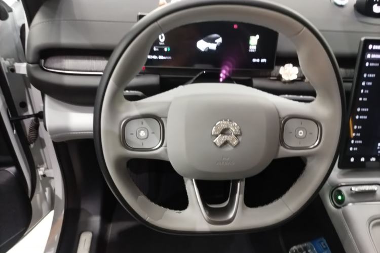 Used Nio ES6 2023 75 kWh Steering Wheel