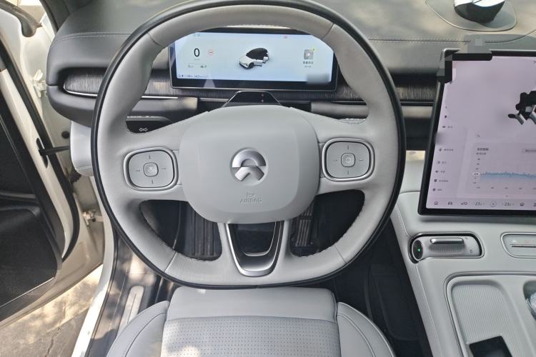 Used Nio ES6 2023 75 kWh Steering Wheel