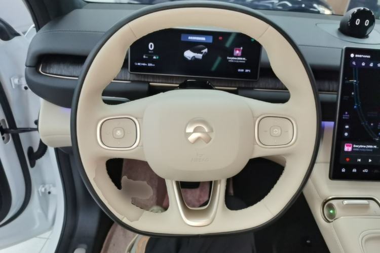 Used Nio ES6 2023 75 kWh Steering Wheel