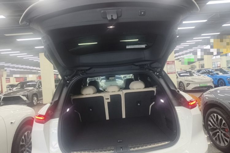 Used Nio ES6 2023 75 kWh Trunk