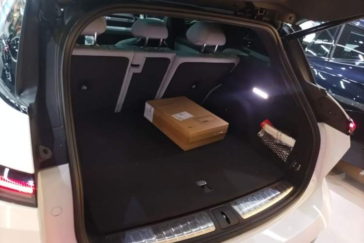 Used Nio ES6 2023 75 kWh Trunk