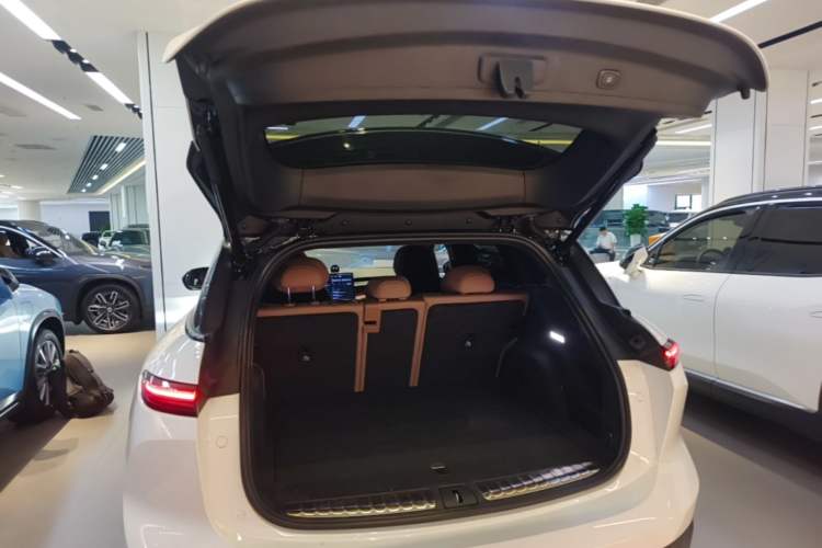 Used Nio ES6 2023 75 kWh Trunk